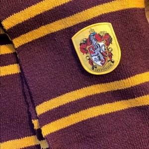 Harry Potter gryffindor scarf!!